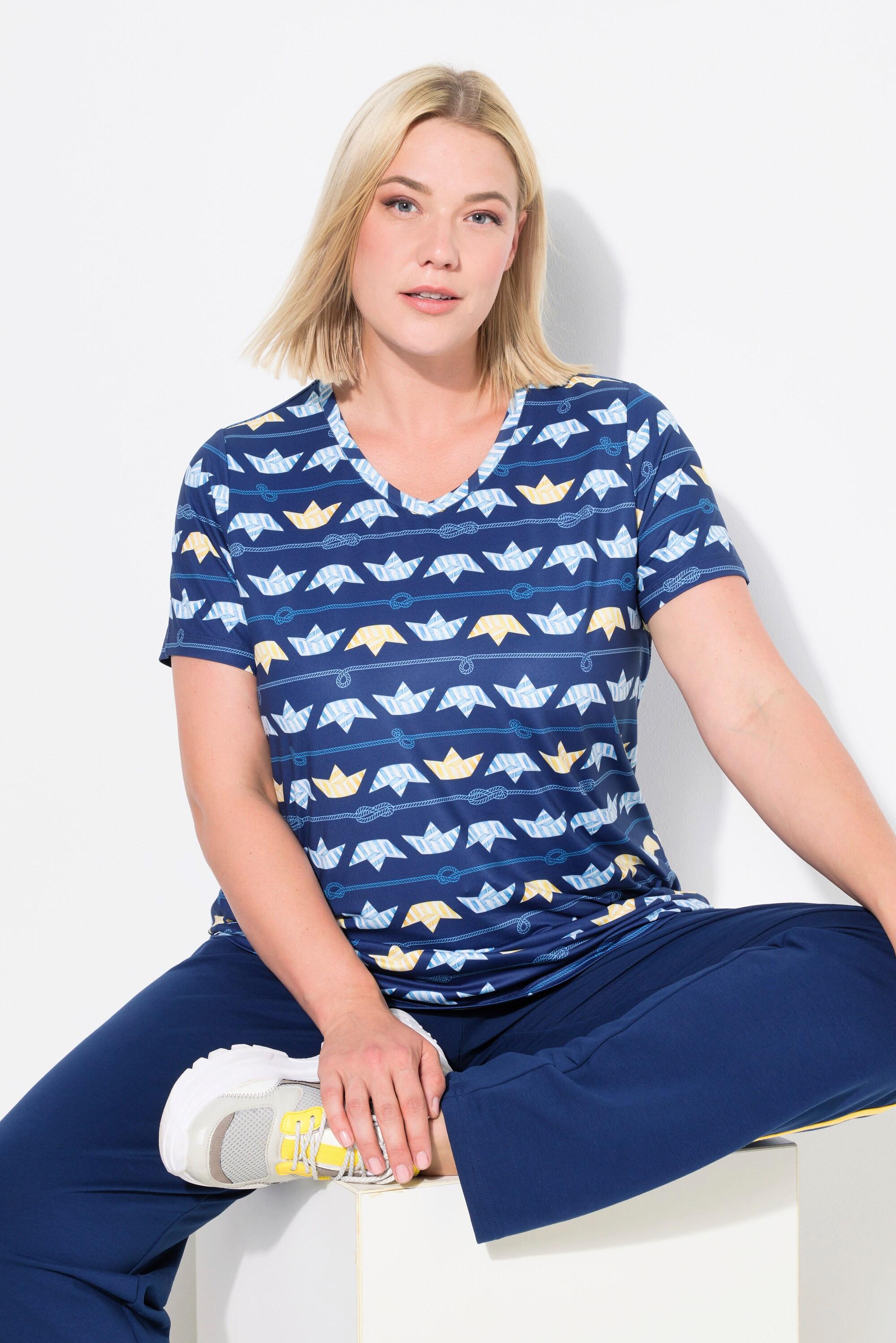 Ulla Popken  T-shirt technique avec motif petits bateaux, col en V et manches courtes, collection Classic 