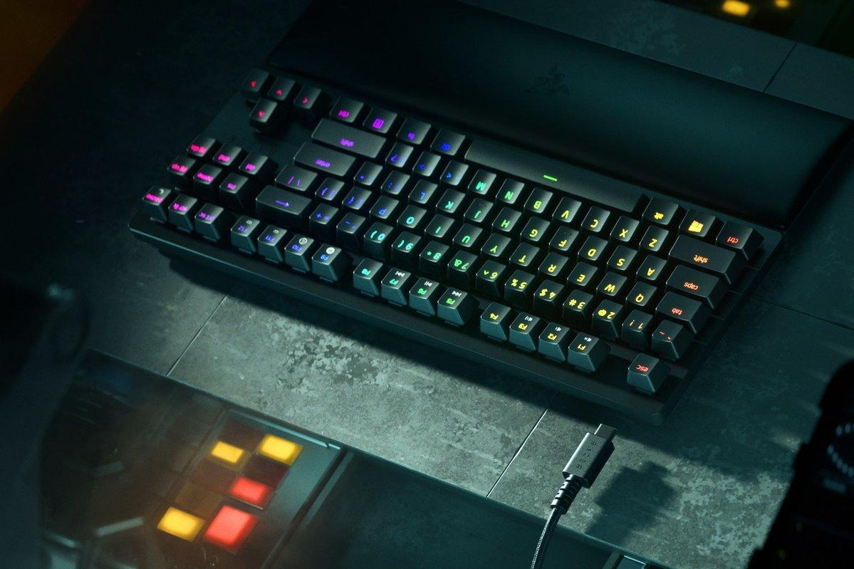 RAZER  Huntsman V2 Tenkeyless - Linear Optical Switch Rosso 