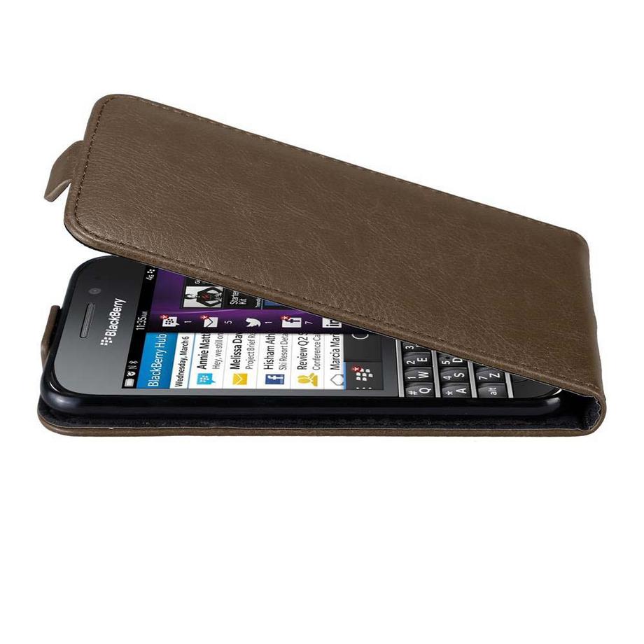 Cadorabo  Housse compatible avec Blackberry Q10 - Coque de protection au design flip avec fermeture magnétique 