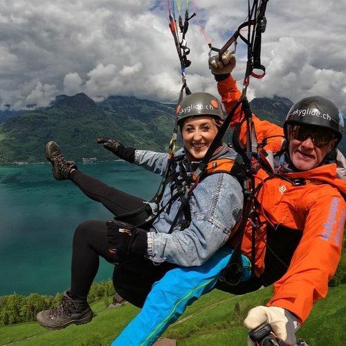 Geschenkidee  Gleitschirmflug in der Zentralschweiz (für 1 Person) 