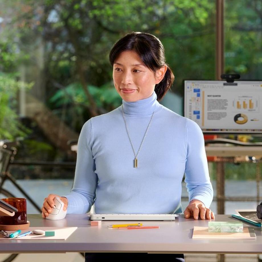 Logitech  Lift Maus rechts RF Wireless + Bluetooth Optisch 4000 DPI 