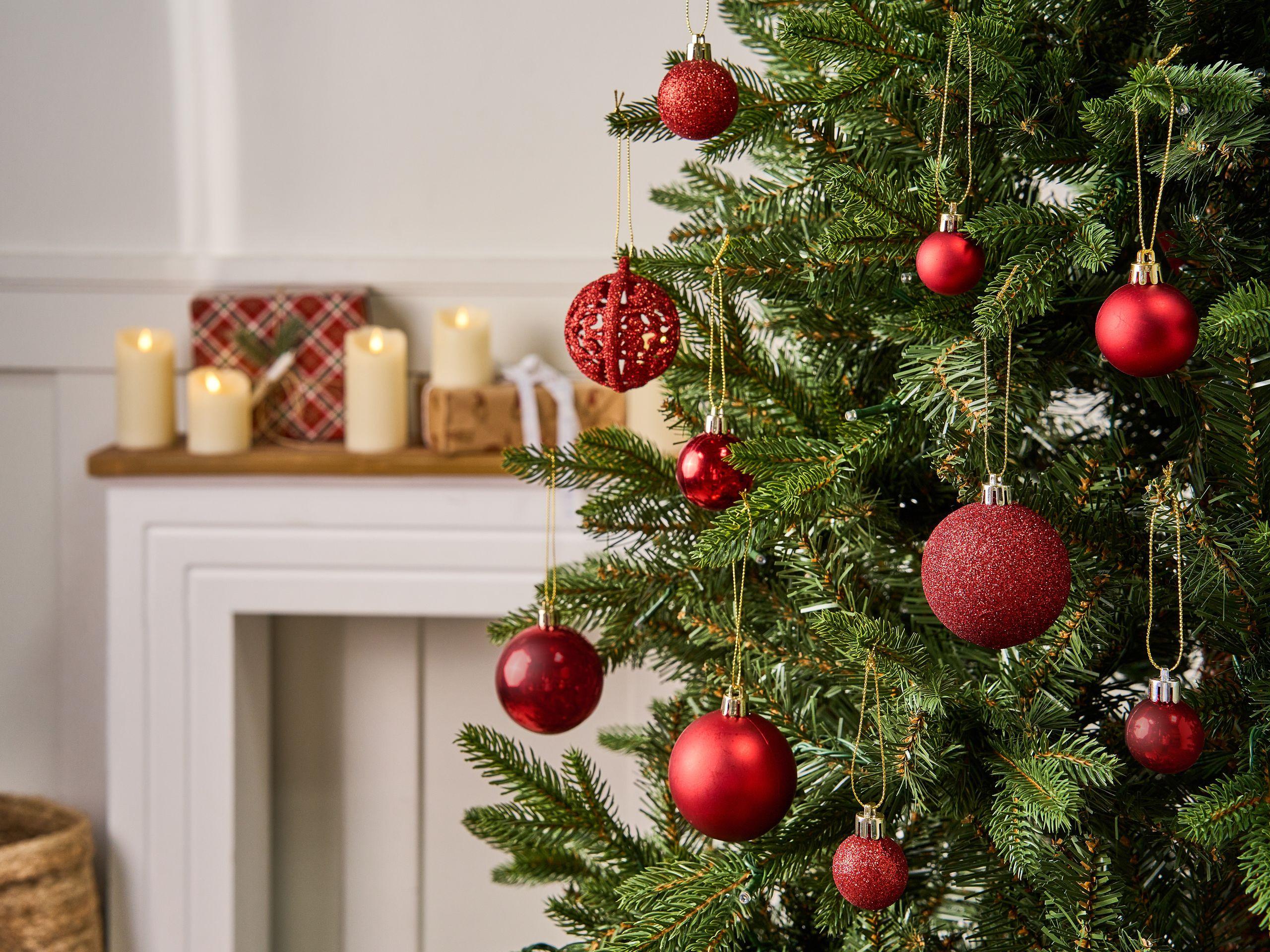 Beliani Lot de 100 boules en Matière synthétique Traditionnel VANERN  