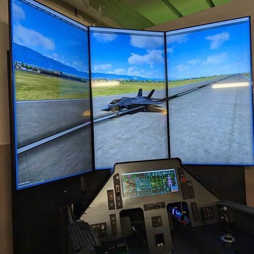 Geschenkidee  F-35A Kampfjetflugsimulator - 5th Gen Fighter in Zürich (für 1 Person) 