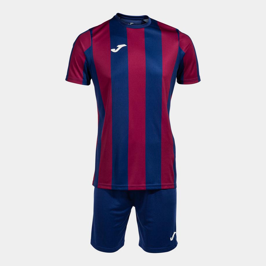 Joma  set aus trikot, shorts und socken 