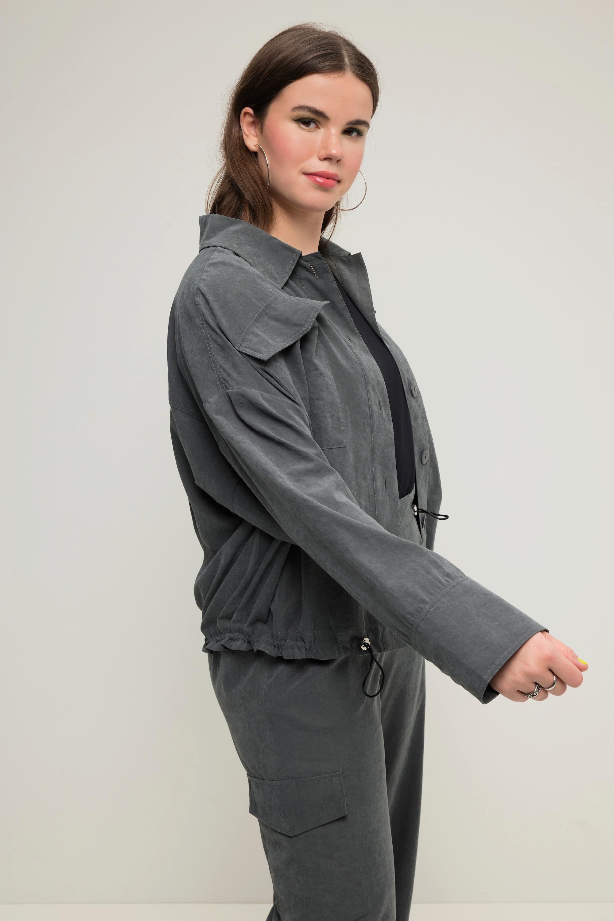 Studio Untold  Giacca a camicia in stile cargo dal taglio oversize con collo da camicia, taschini e maniche lunghe 