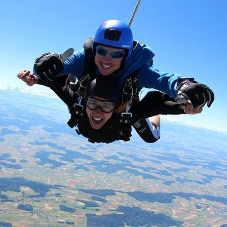 Geschenkidee  Saut en tandem parachute à Granges (pour 1 personne) 