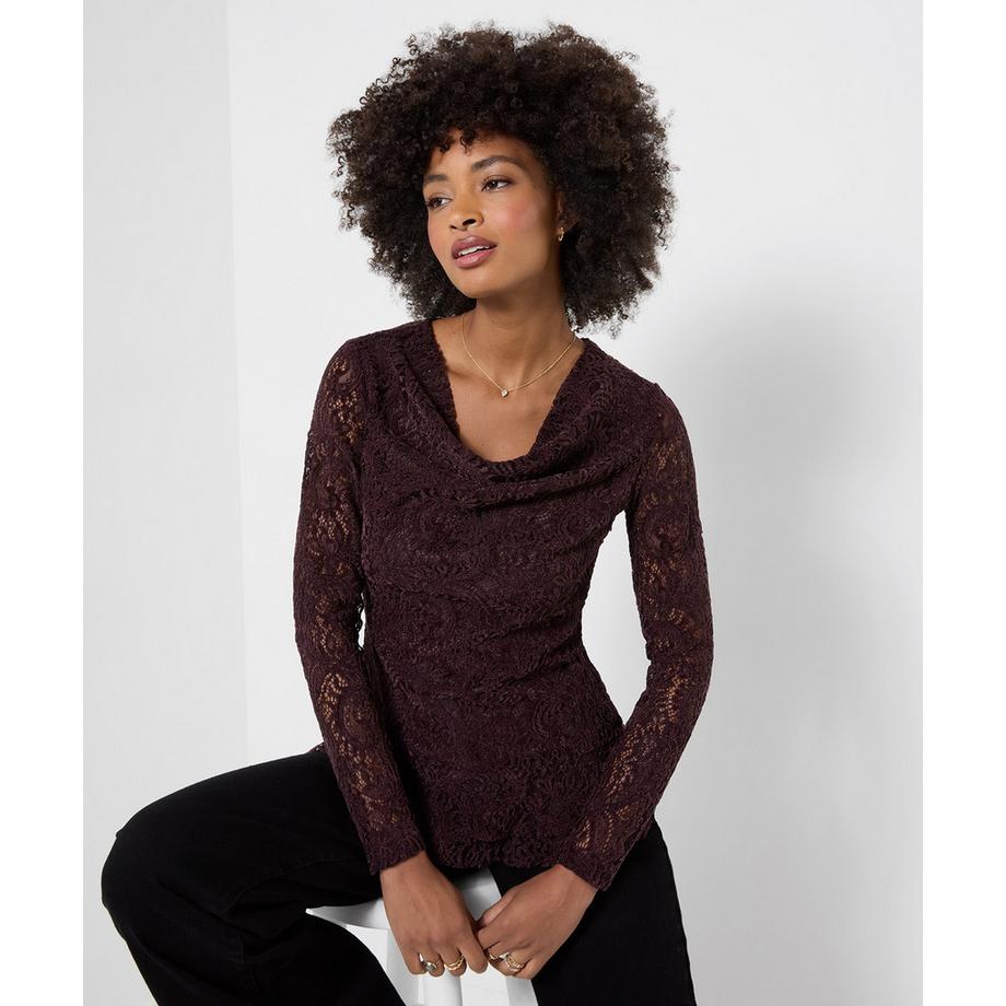 Blouse en Dentelle à Col Bénitier et Ourlet Asymétrique