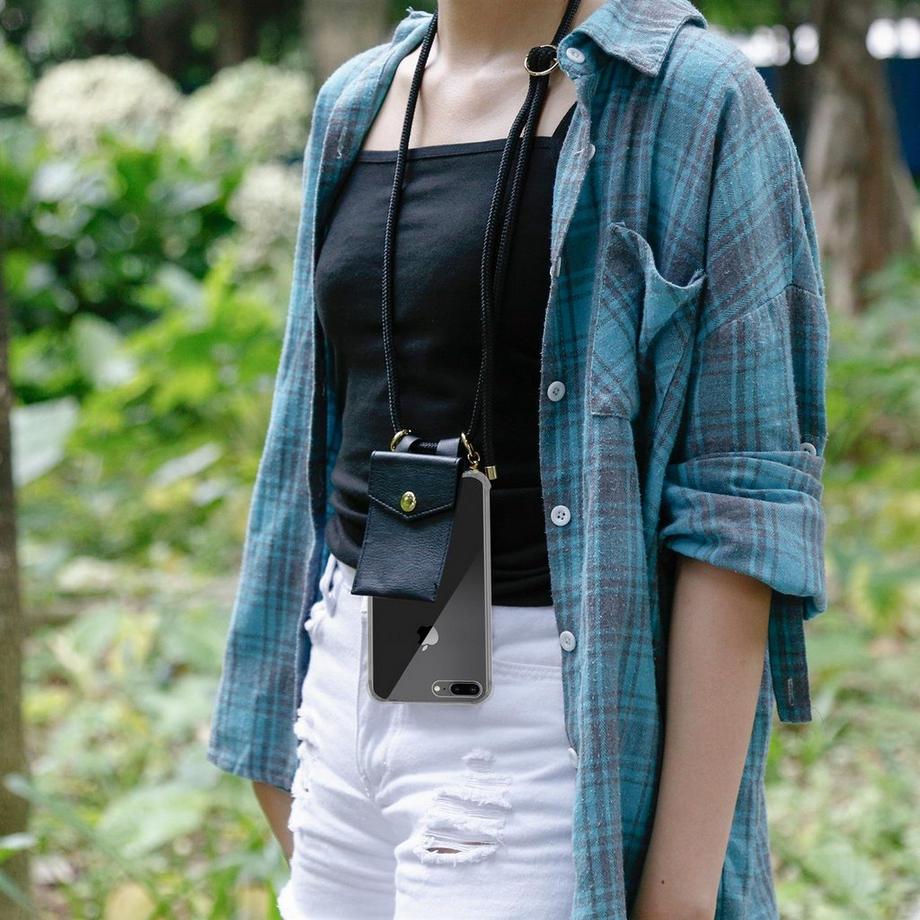 Cadorabo  Chaîne de téléphone portable compatible avec Apple iPhone 7 PLUS / 7S PLUS / 8 PLUS - Coque de protection en silicone avec anneaux dorés, cordon et étui amovible 