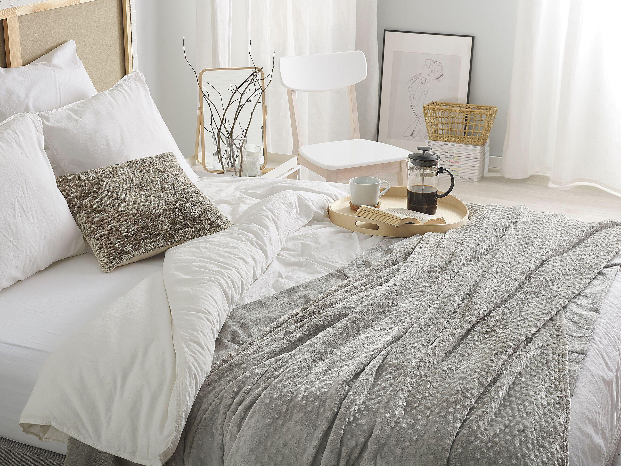 Beliani SAMUR Couverture Douillette Scandinave en Polyester  