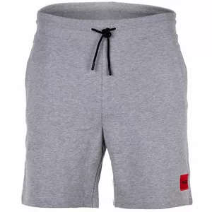 Shorts  Locker sitzend