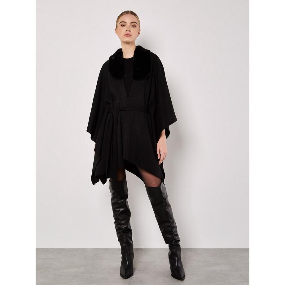 Poncho mit geschwungenem Saum