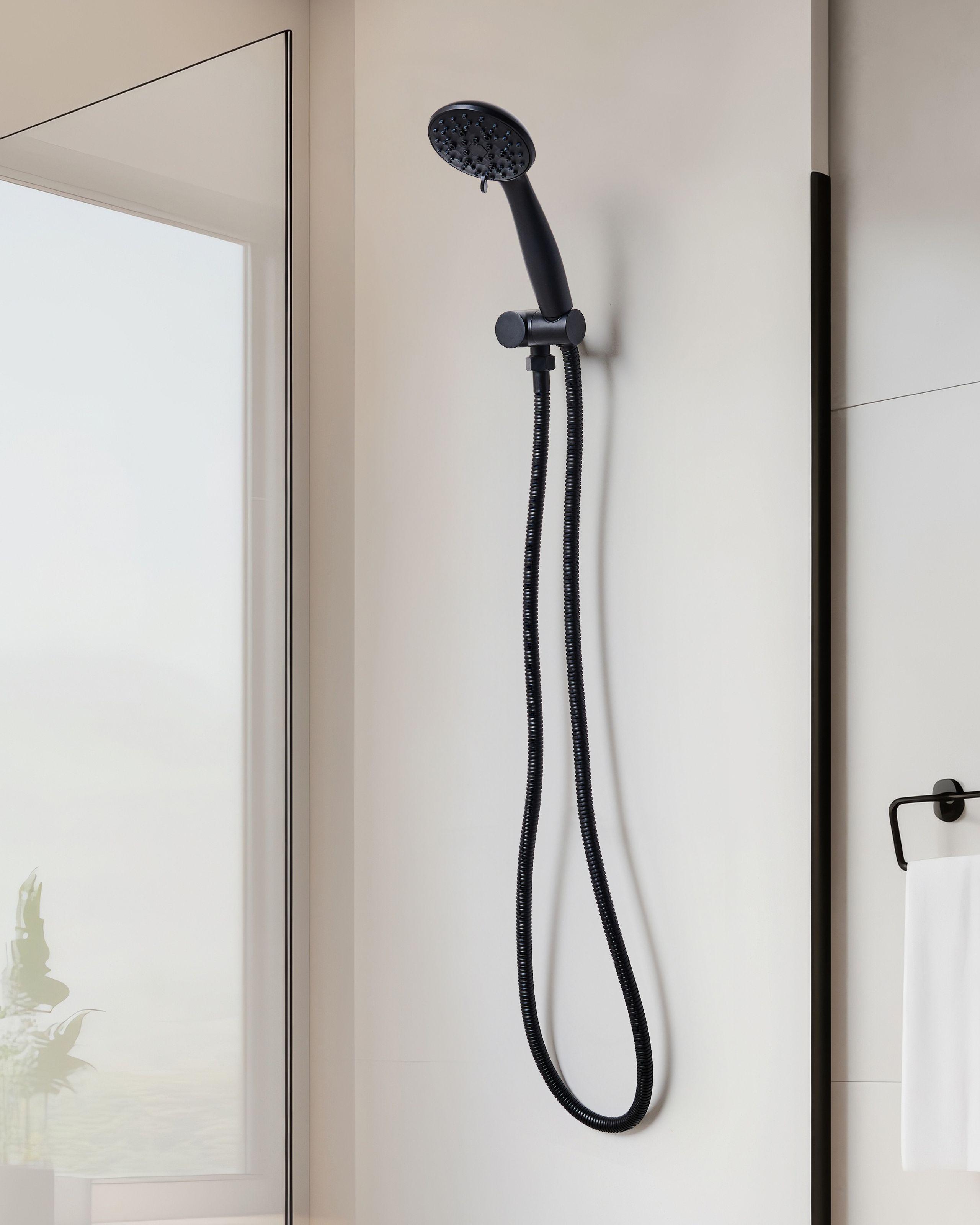 Beliani Kit de pommeau de douche avec tuyau flexible en ABS (matière synthétique durable) Traditionnel MACAY  