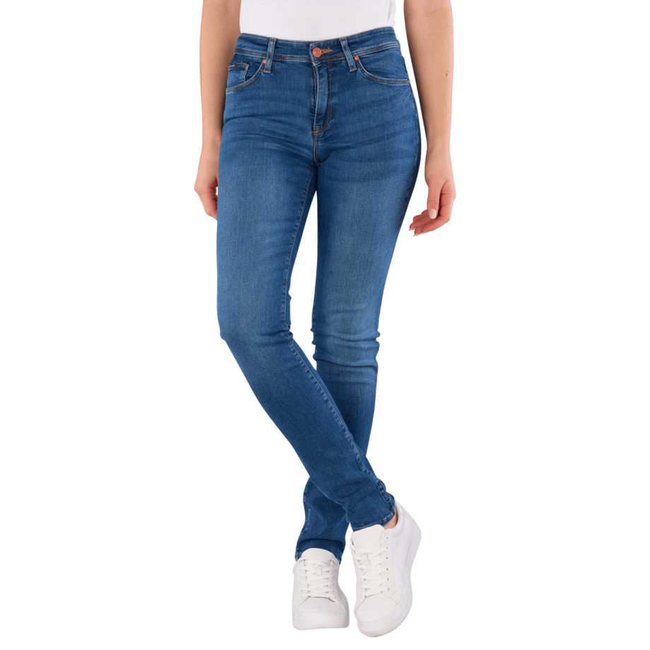 Anya Slim Fit