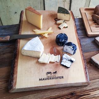 Geschenkidee  Dégustation de fromage et de vin en cave historique avec un sommelier (pour 2 personnes) 