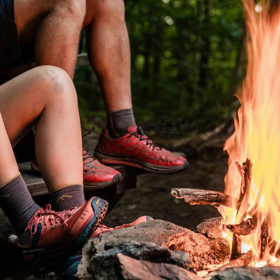 Darn Tough Vermont  Darn Tough Chaussettes Homme Quart Mi-Épaisses Randonnée Mérinos Sans Couture 
