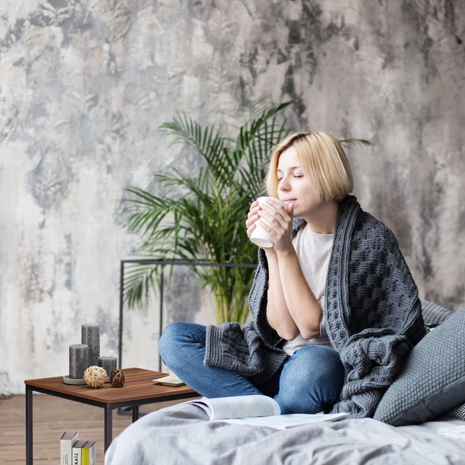 B2X Beistelltisch aus Holz mit Metallfuß  