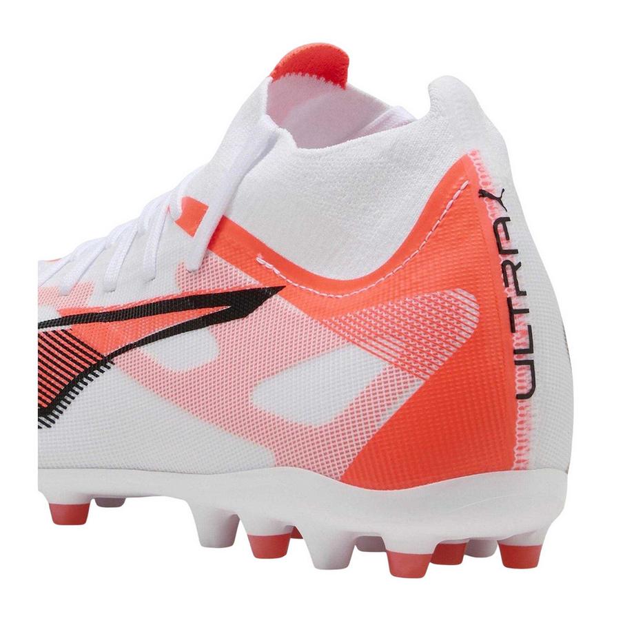 PUMA Chaussures de foot Ultra 5 Match+ pour terrain ferme  