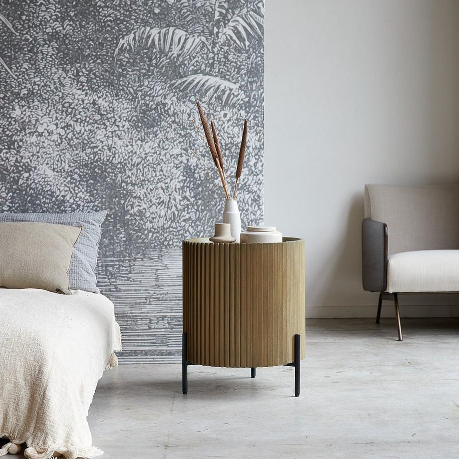 Tikamoon Comodino in legno di mindi Lou  