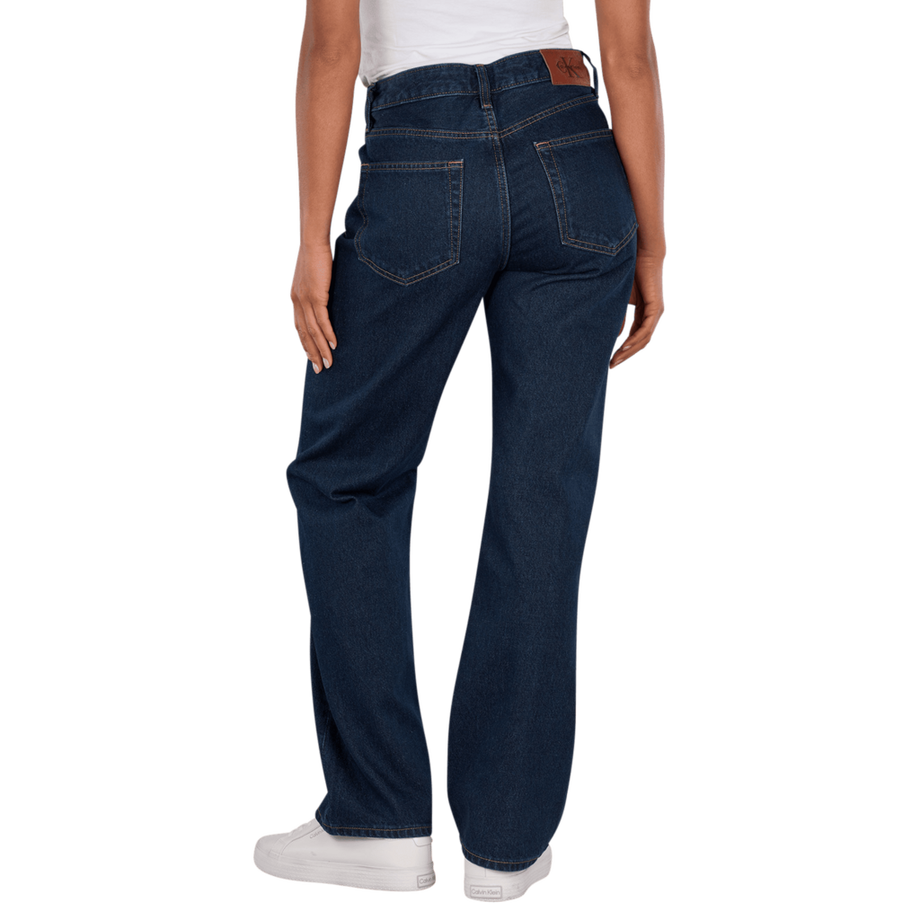 Calvin Klein Signature 90s Straight Fit Jeans  
