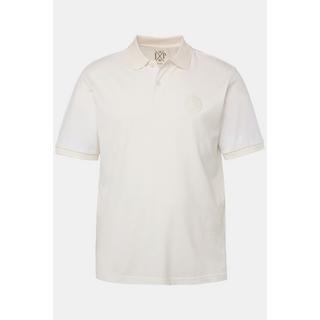 JP1880  Maglia polo in piqué con mezze maniche e applicazione sul petto, fino alla tg. 8XL 