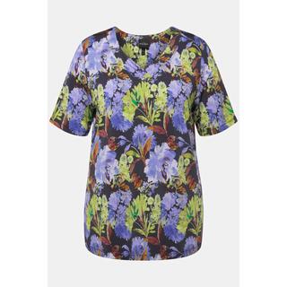 Ulla Popken  Maglia classica in tessuto fluente con fiori, scollo a V e mezze maniche 