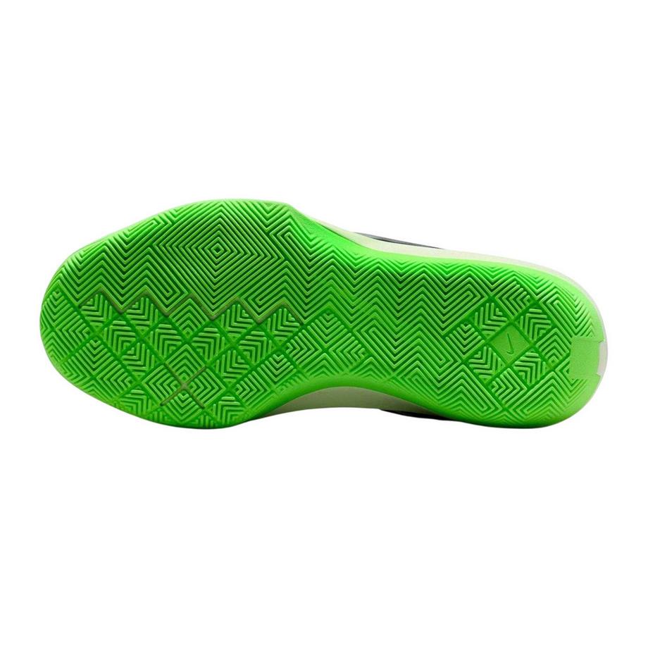 NIKE Chaussures de Basket G.t. Cut Academy 2  