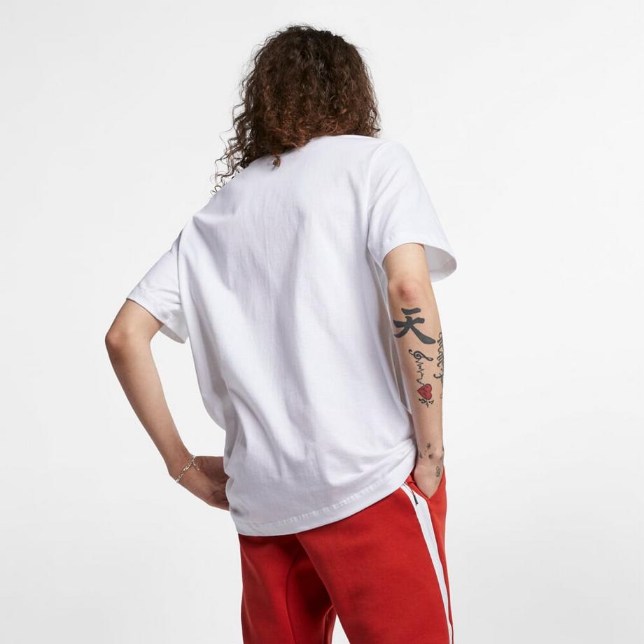 NIKE Sportswear Club-L T-Shirt  