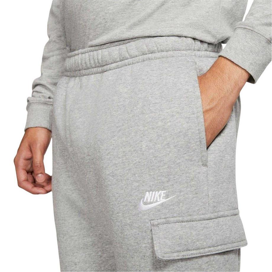 NIKE  Sportswear Club Cargo Jogginghosen 