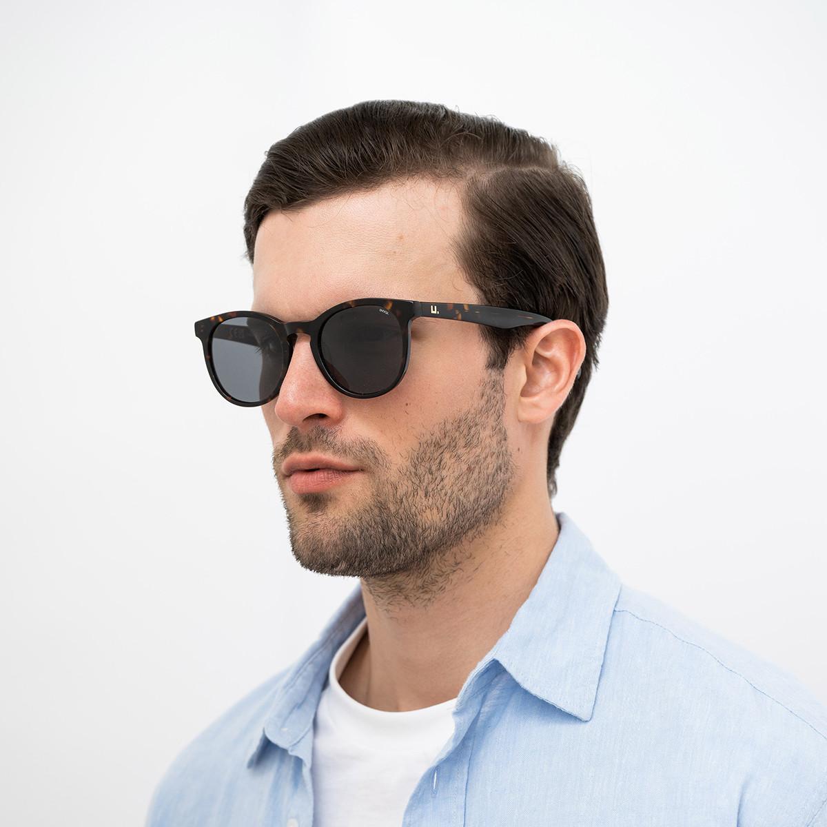 INVU Polarisierte Sonnenbrille mit Etui  