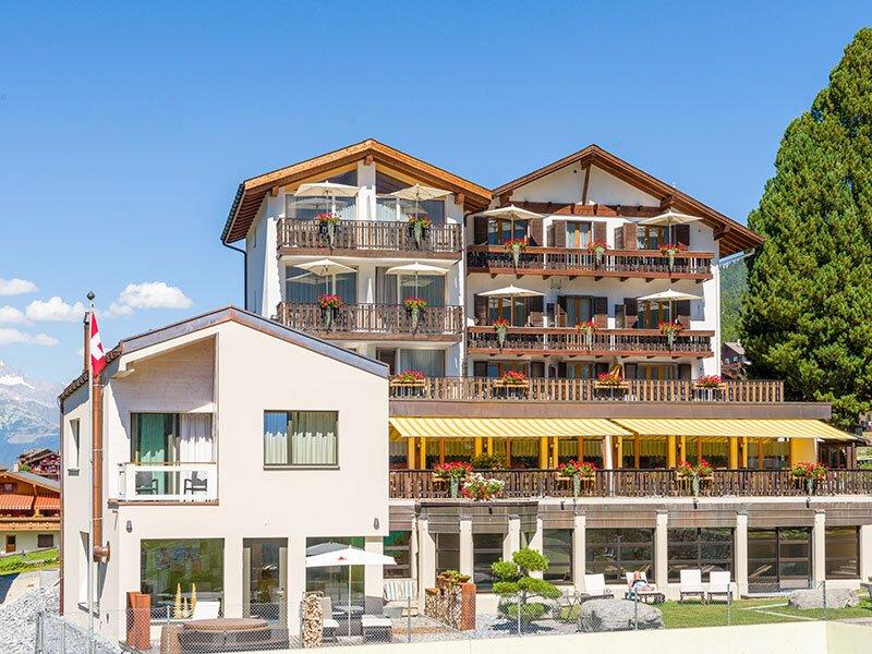 Smartbox  Fuga in un hotel 3* con Prosecco e Spa nelle Alpi vallesane - Cofanetto regalo 