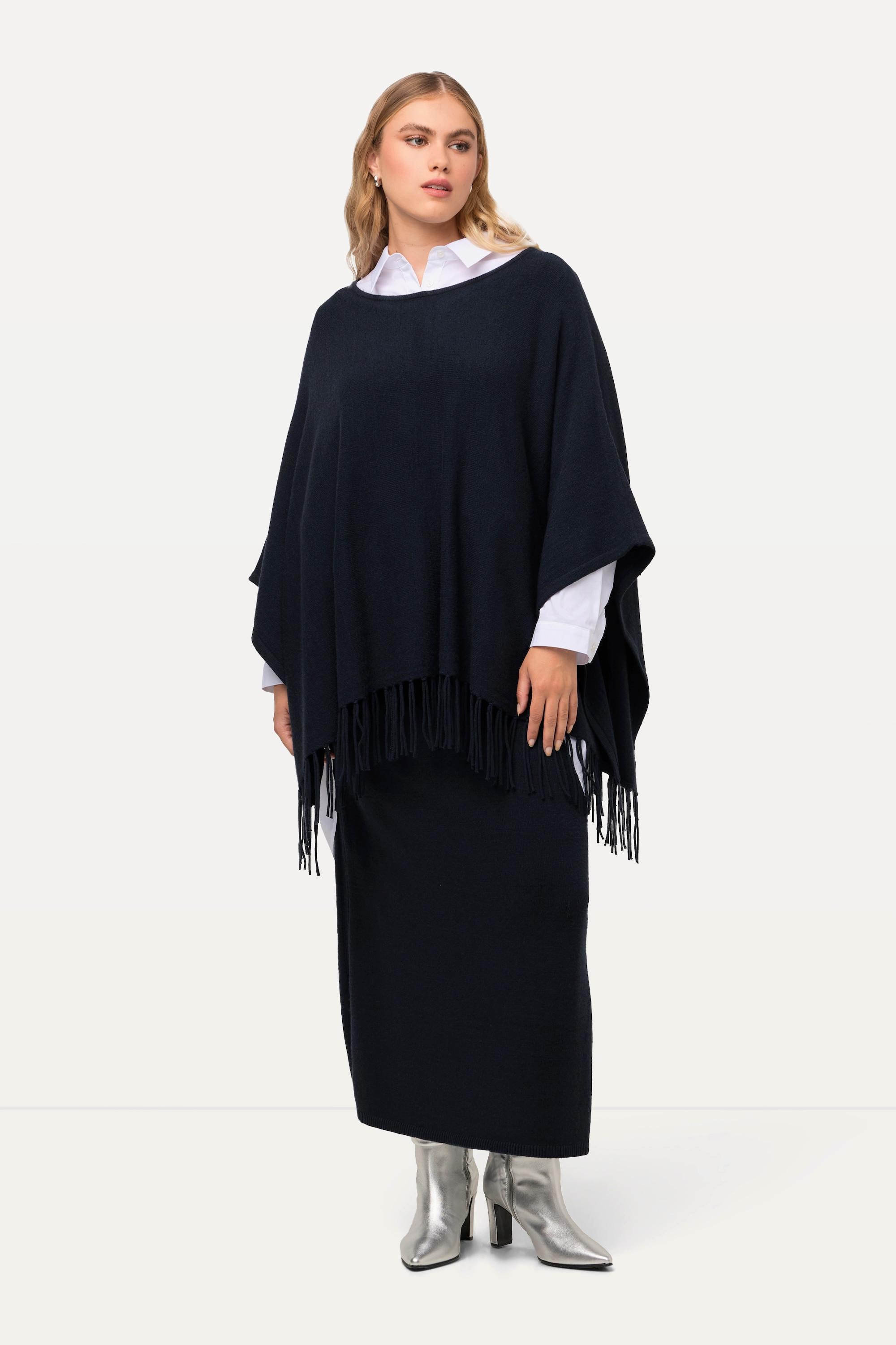 Ulla Popken  Poncho oversized en maille, avec encolure bateau et franges 