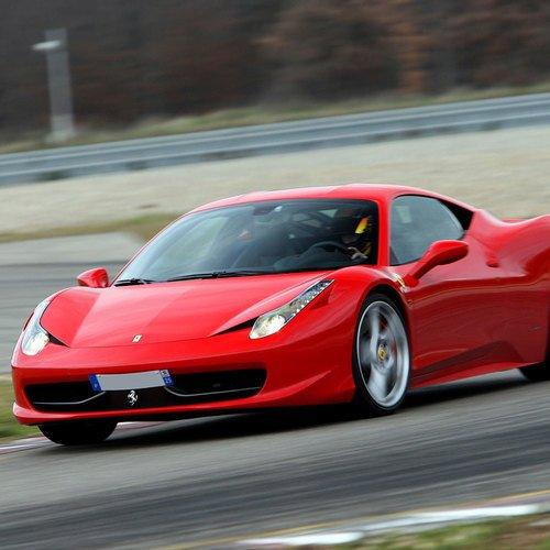 Geschenkidee  Ferrari 488 GTB - 3 Runden auf der Rennstrecke (für 1 Person) 