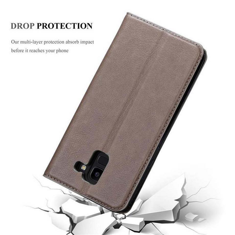 Cadorabo  Housse compatible avec Samsung Galaxy J6 2018 - Coque de protection avec fermeture magnétique, fonction de support et compartiment pour carte 
