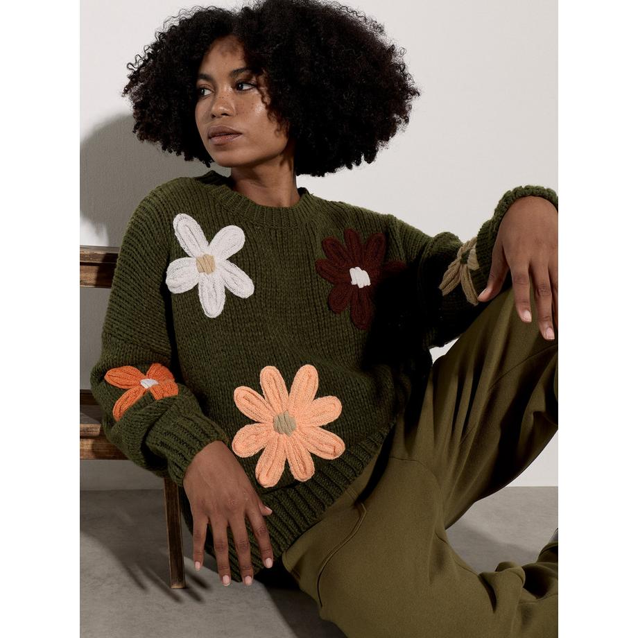 Pull à fleurs brodées