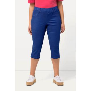 Ulla Popken  Pantaloni Capri a 7/8 modello Sienna in tessuto elasticizzato con orli sfrangiati e taglio della gamba aderente 