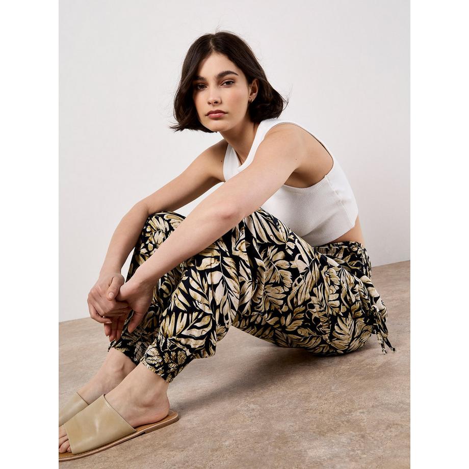 APRICOT Tropical Leaf Print Tapered Joggers  