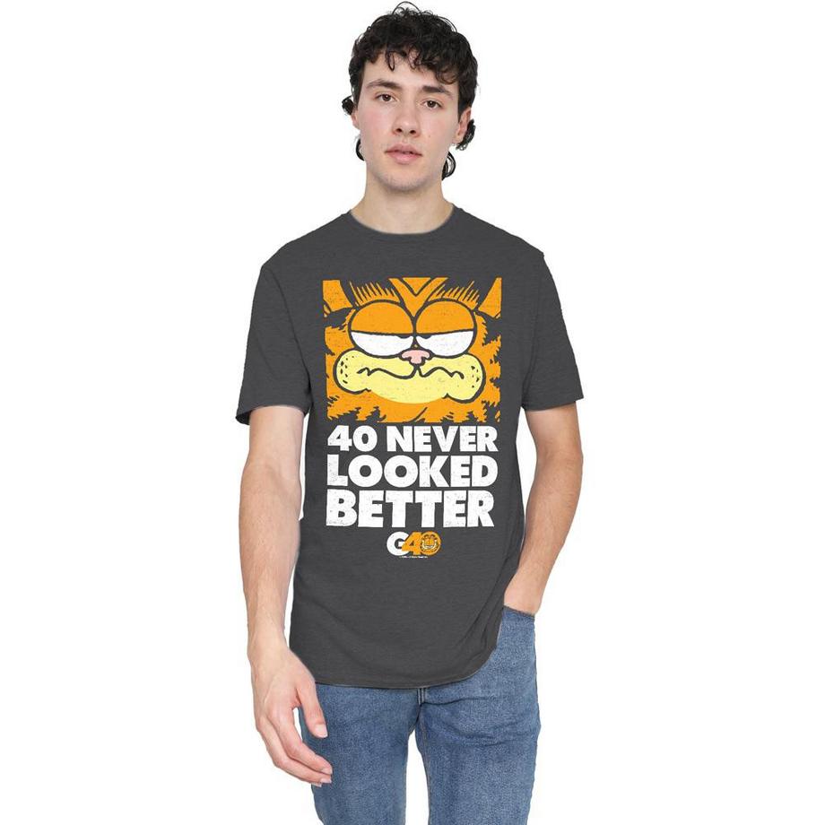 Garfield T-Shirt 40 Looks  