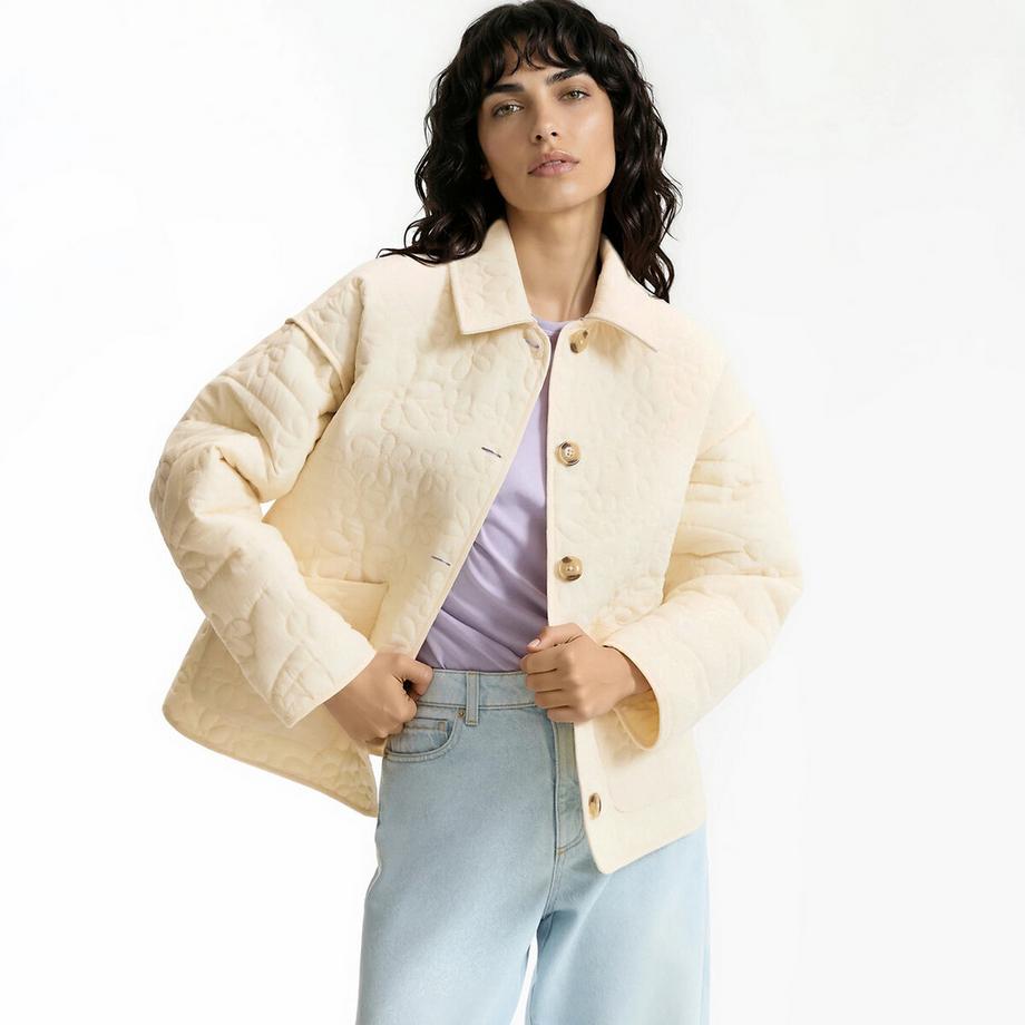 Steppjacke mit geprägten Blumen