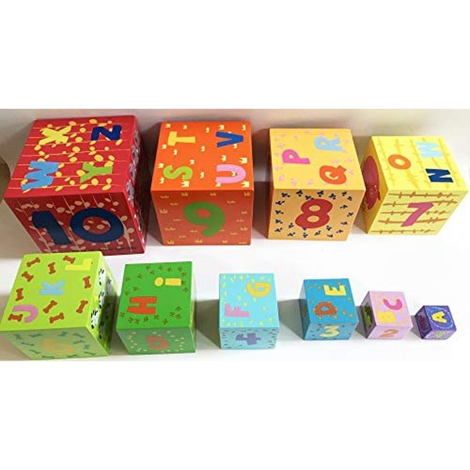 Activity-board  Stapelturm Holz - Bunte Würfel mit Zahlen, Buchstaben und Tieren stapeln oder ineinander stecken 