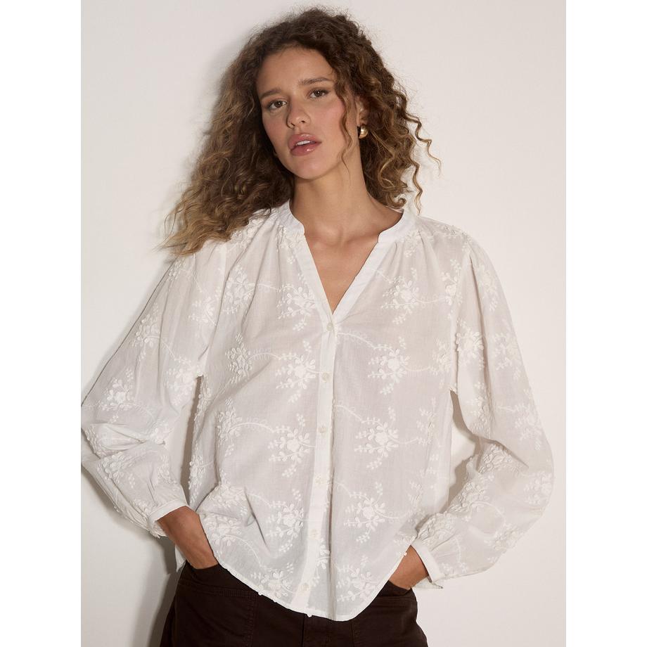 Blouse en coton à motifs floraux brodés