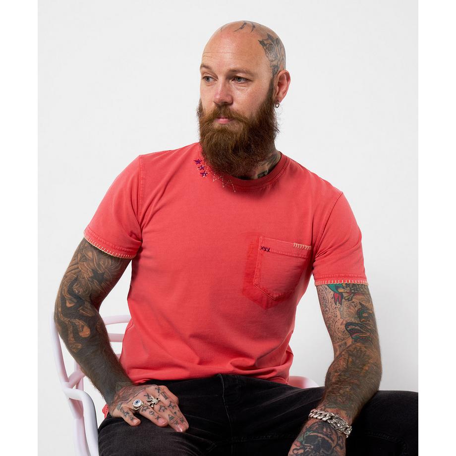 T-shirt à col rond brodé avec finitions contrastées