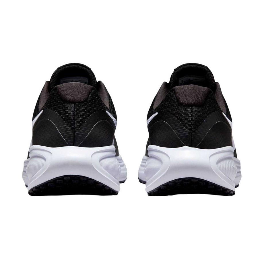 NIKE Revolution 8 Baskets  