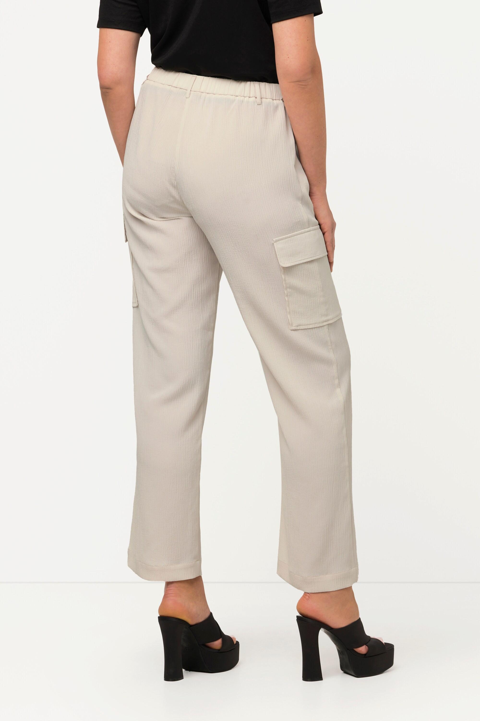 Ulla Popken  Pantalon cargo à jambe large. Poches cargo et agrafe de fermeture. 