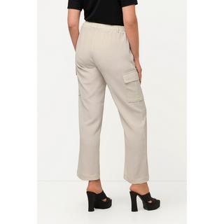 Ulla Popken  Pantalon cargo à jambe large. Poches cargo et agrafe de fermeture. 