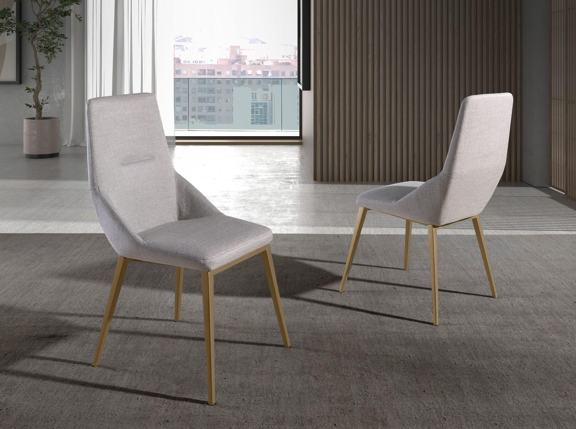 ANGEL CERDA Chaise en tissu gris clair  