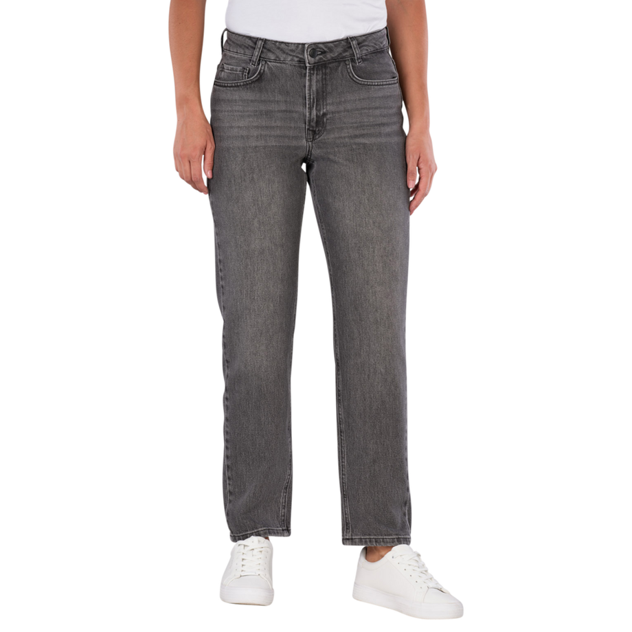 The Mommy Jeans Tapered Fit