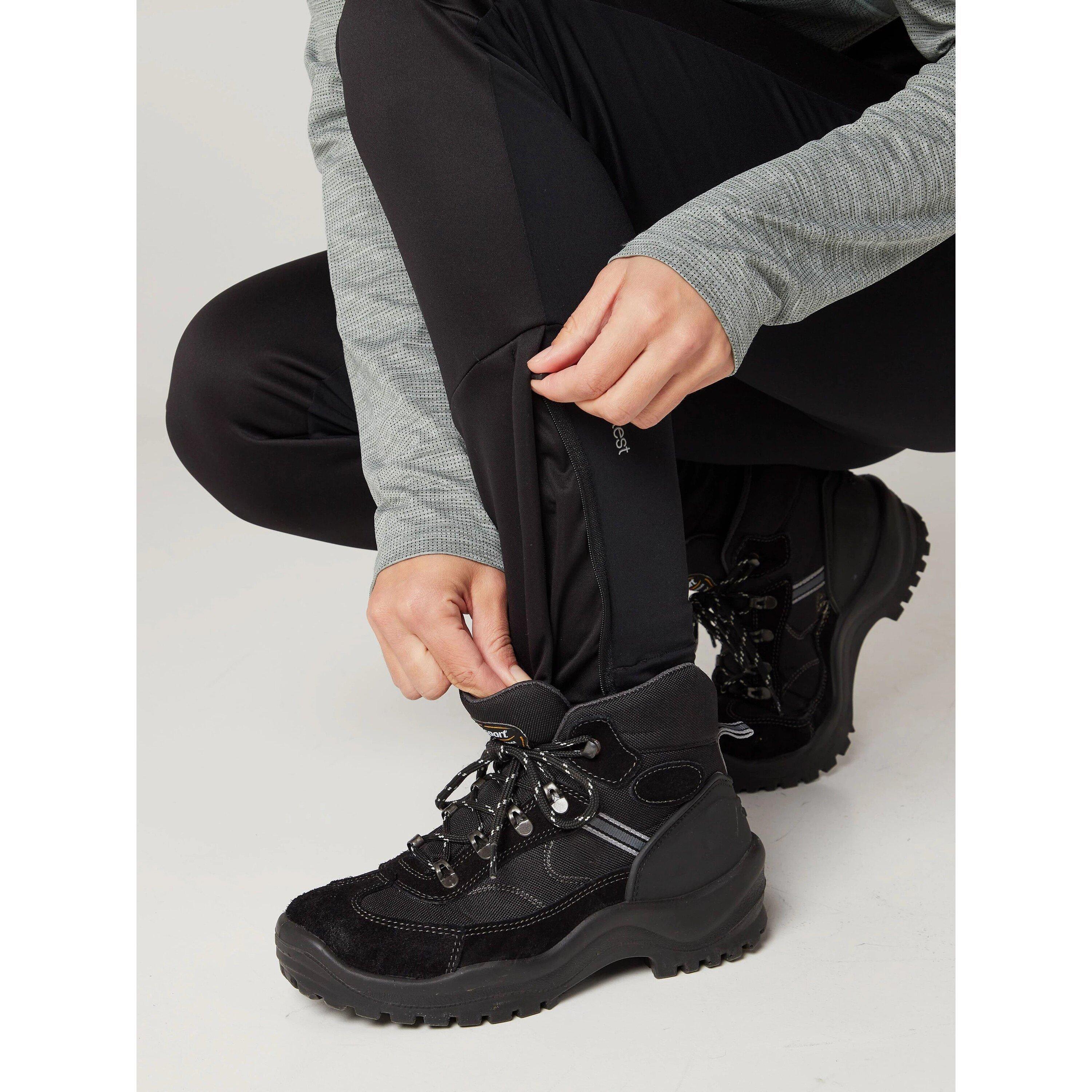 PROTEST  Jogginghose Frau  Prthaumea 