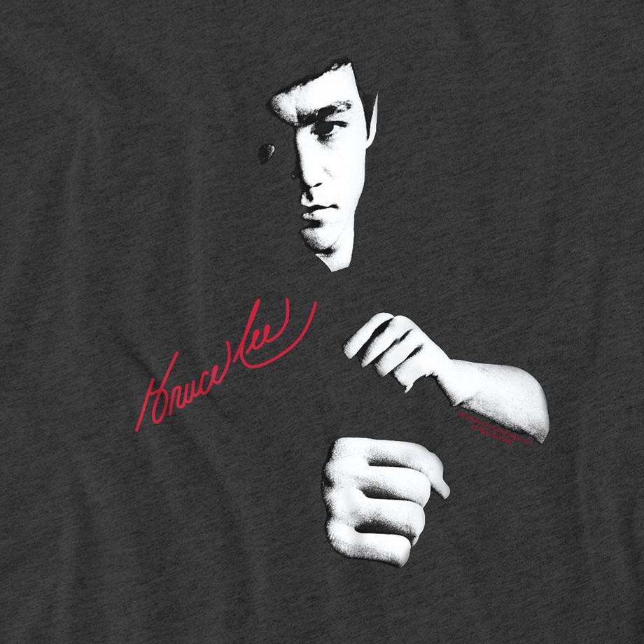 Bruce Lee  T-ShirtThe Dragon Awaits 