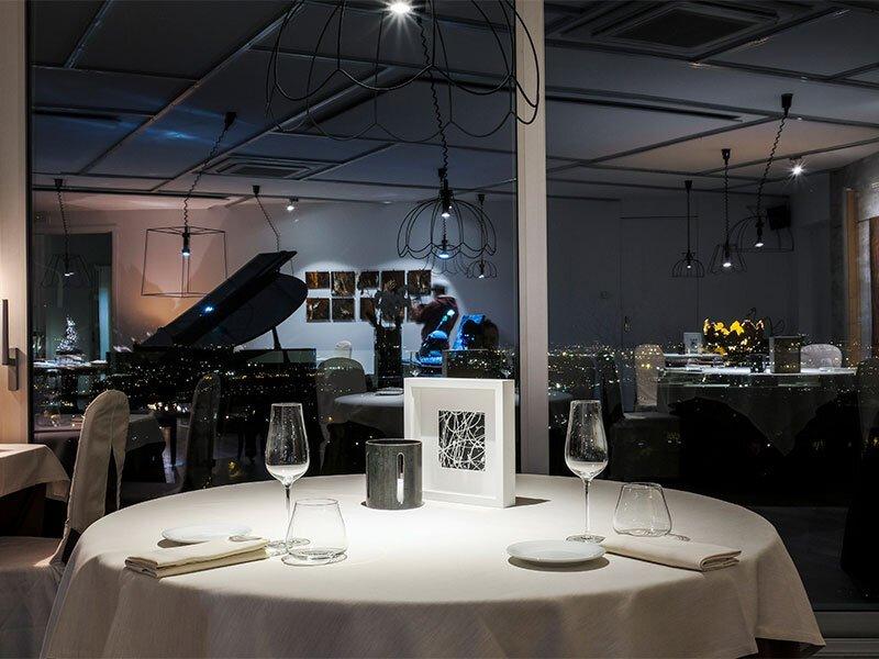 Smartbox  Romantisches 8-Gänge-Menü im Restaurant des MICHELIN-Guide 2023 in Bergamo - Geschenkbox 