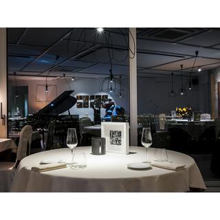Smartbox  Romantica cena di 8 portate in ristorante della Guida MICHELIN 2023 a Bergamo - Cofanetto regalo 